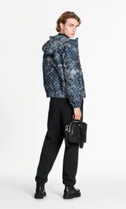 Louis Vuitton vestirá al hombre este 2021 con estampados, azules y mucho  denim